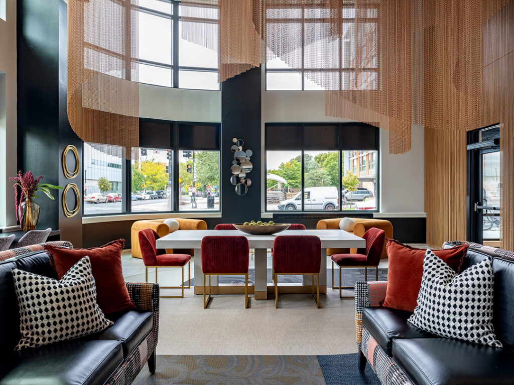 social_Kia-Weatherspoon_1707_7th-St-NW_Washington_DC_Lobby__0_03-002