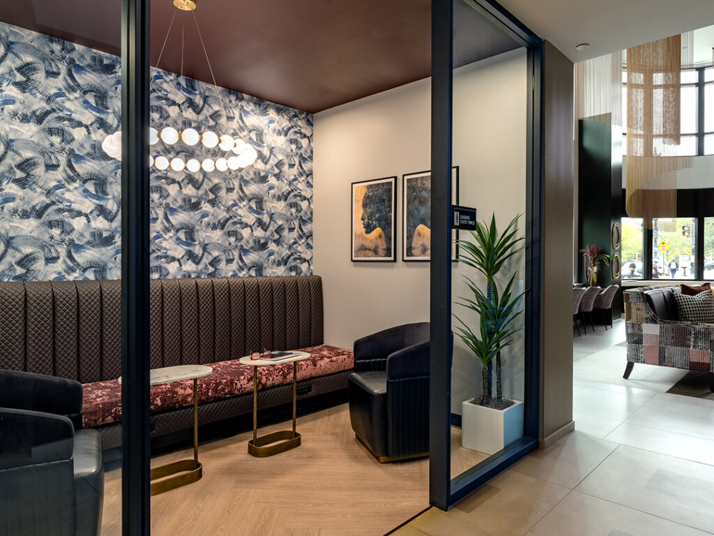 social_Kia-Weatherspoon_1707_7th-St-NW_Washington_DC_Lobby__0_12-007