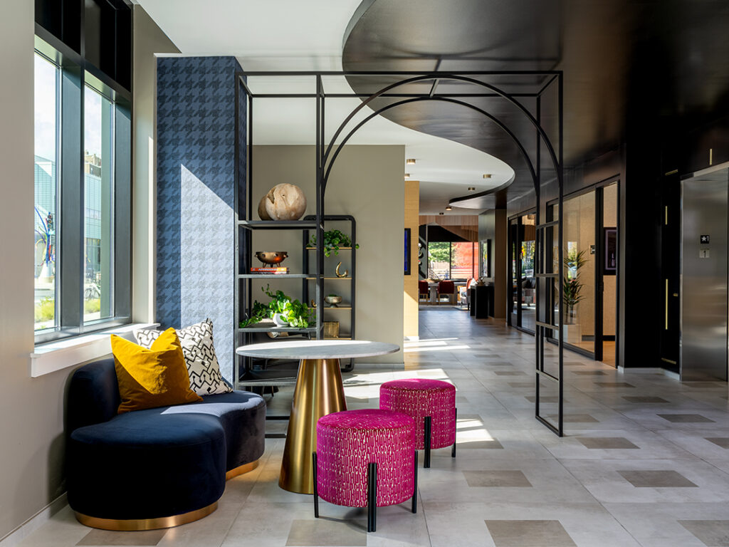 social_Kia-Weatherspoon_1707_7th-St-NW_Washington_DC_Mailbox-Lounge__0_05-002