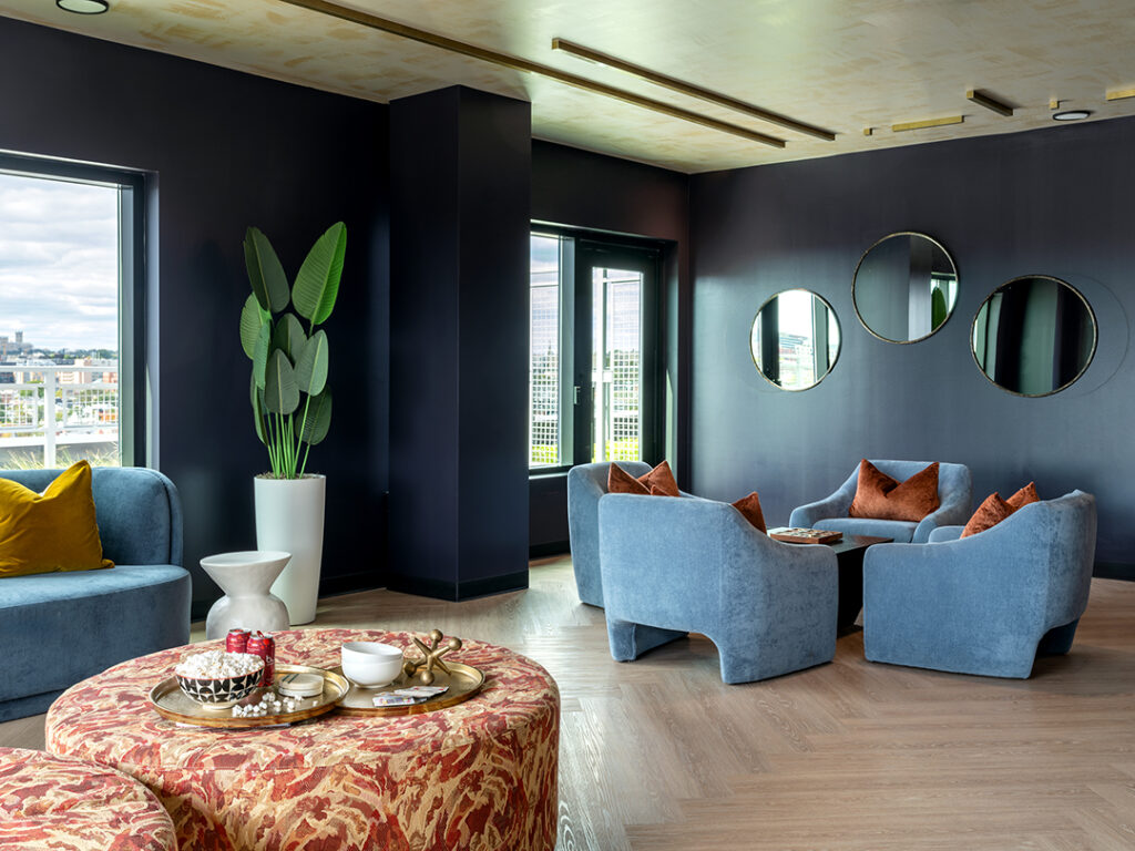 social_Kia-Weatherspoon_1707_7th-St-NW_Washington_DC_Rec-Room__0_29-006